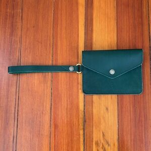 NWOT Portland Leather Passport Wallet